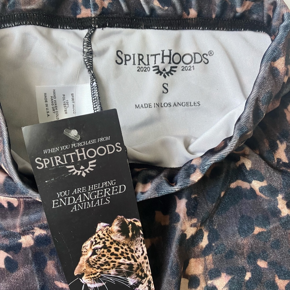 Soft plush velvet! Spirit Hoods Jaguar print leggings - Picture 5 of 5